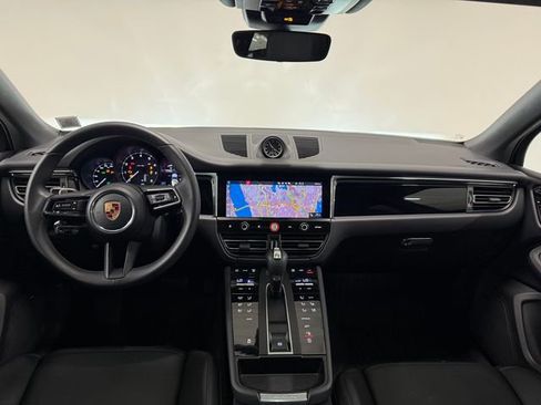 Certified 2026 Porsche Macan AWD/4WD image 15