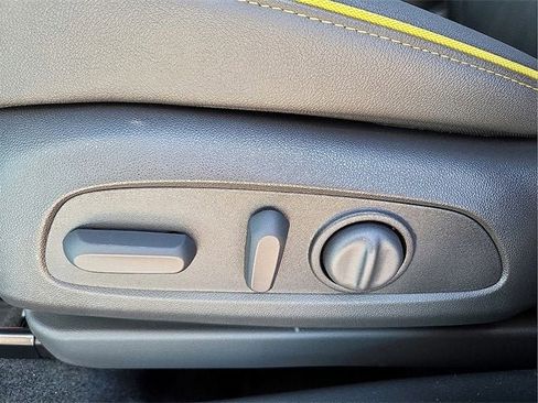 New 2025 Chevrolet TrailBlazer ACTIV w/ Convenience Package image 17