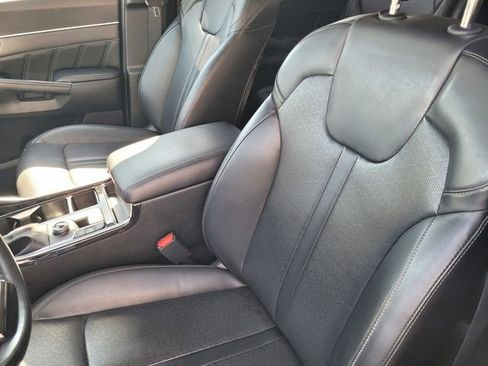 Used 2021 Kia Sorento SX image 11