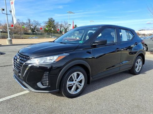 Used 2024 Nissan Kicks S image 9