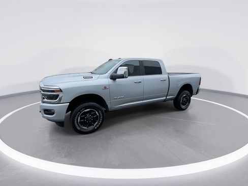 Used 2026 RAM 2500 Laramie AWD/4WD image 4
