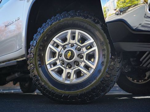 Used 2025 Chevrolet Silverado 2500 LT w/ Convenience Package image 17