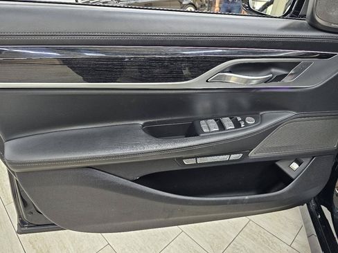 Used 2018 BMW M760i xDrive AWD/4WD image 41
