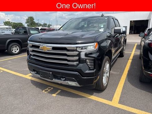 Used 2025 Chevrolet Silverado 1500 High Country AWD/4WD image 2
