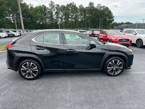 Used 2019 Lexus UX 200 w/ Accessory Package 2 FWD image 4