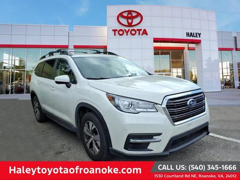 Used 2021 Subaru Ascent Premium w/ Convenience Package AWD/4WD image 1