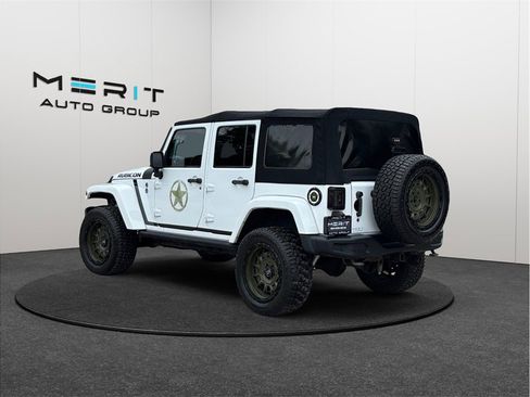 Used 2016 Jeep Wrangler Unlimited Rubicon AWD/4WD image 7