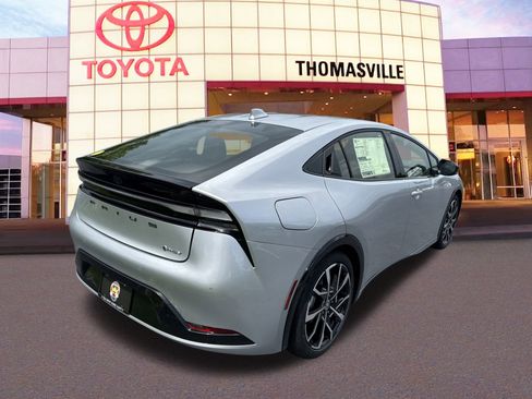 New 2025 Toyota Prius Plug-In Hybrid image 5