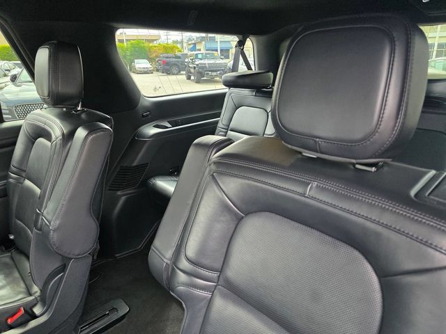 Used 2023 Lincoln Navigator L Reserve w/ Monochromatic Package AWD/4WD image 10