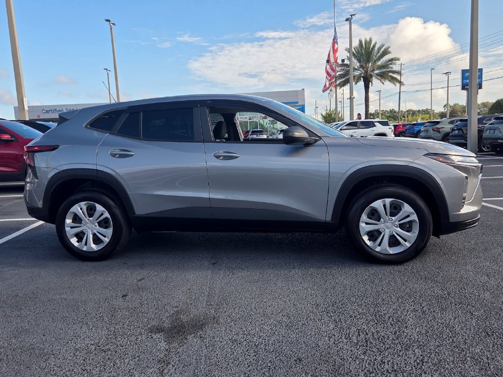 Certified 2025 Chevrolet Trax LS w/ Driver Confidence Package FWD image 10