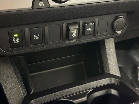 Certified 2022 Toyota Tacoma SR5 image 26