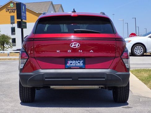 Used 2025 Hyundai Kona SEL FWD image 7