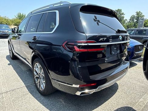 Used 2024 BMW X7 xDrive40i w/ Premium Package AWD/4WD image 9
