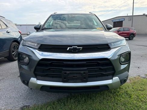 Used 2021 Chevrolet TrailBlazer LT w/ Convenience Package FWD image 2
