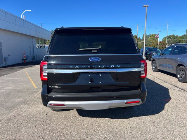 Used 2024 Ford Expedition Platinum AWD/4WD image 5