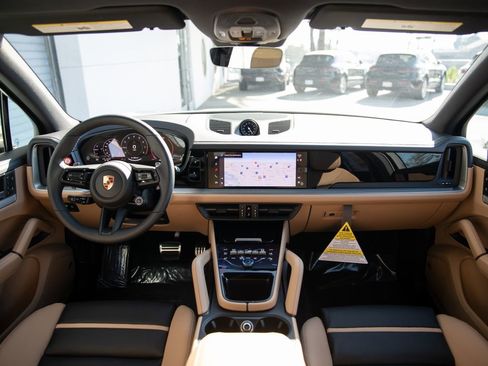 New 2026 Porsche Cayenne S AWD/4WD image 12
