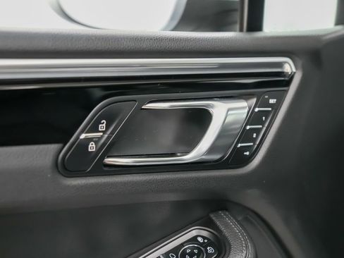 Certified 2021 Porsche Macan S AWD/4WD image 22