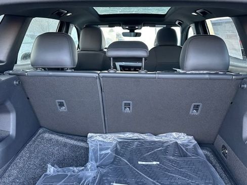 New 2026 Volkswagen Tiguan SE R-Line image 17