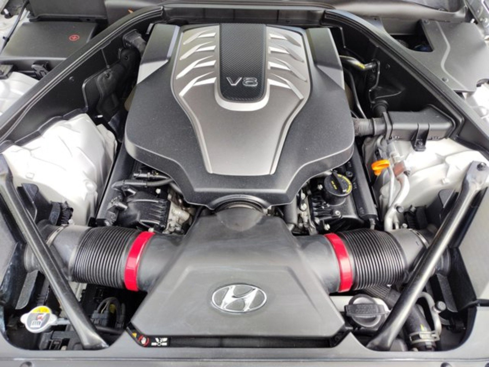 Used 2015 Hyundai Genesis 5.0 RWD image 9