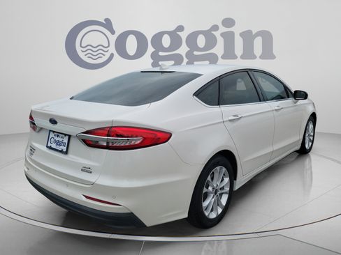 Used 2020 Ford Fusion SEL FWD image 3