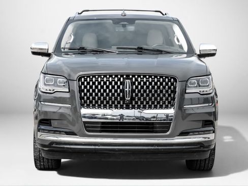 Used 2023 Lincoln Navigator Black Label AWD/4WD image 3