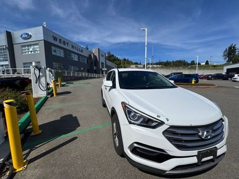 Used 2017 Hyundai Santa Fe Sport AWD/4WD image 5