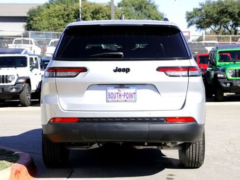 New 2025 Jeep Grand Cherokee L Laredo image 6