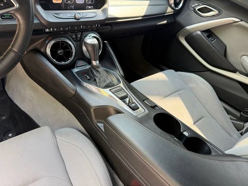 Used 2017 Chevrolet Camaro SS RWD image 12