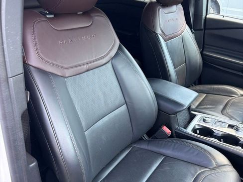 Used 2022 Ford Explorer Platinum w/ Equipment Group 601A AWD/4WD image 6