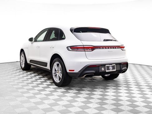 Certified 2025 Porsche Macan image 3