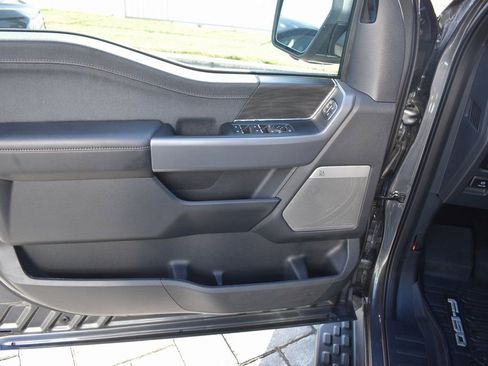 Used 2025 Ford F150 Lightning Lariat AWD/4WD image 18