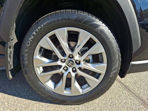 Used 2023 Toyota RAV4 XLE Premium AWD/4WD image 8