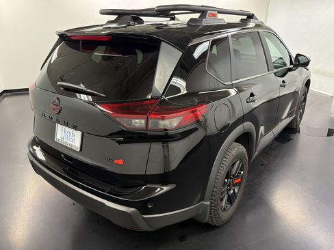 Used 2025 Nissan Rogue SV AWD/4WD image 9