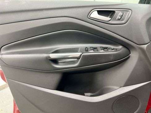 Used 2018 Ford Escape SE image 20