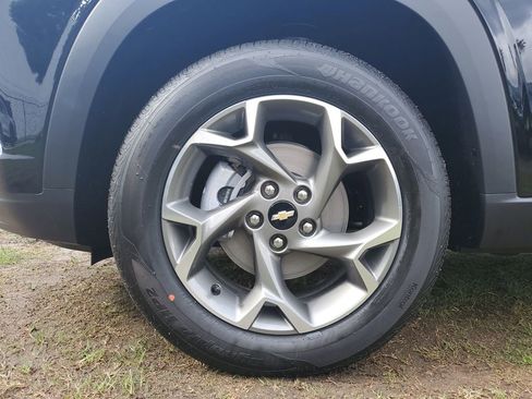New 2026 Chevrolet Trax LT w/ Sunroof Package FWD image 6