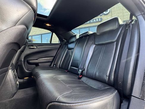 Used 2014 Chrysler 300 C image 37
