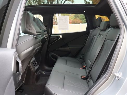 Used 2025 BMW X3 xDrive30i w/ Premium Package image 11