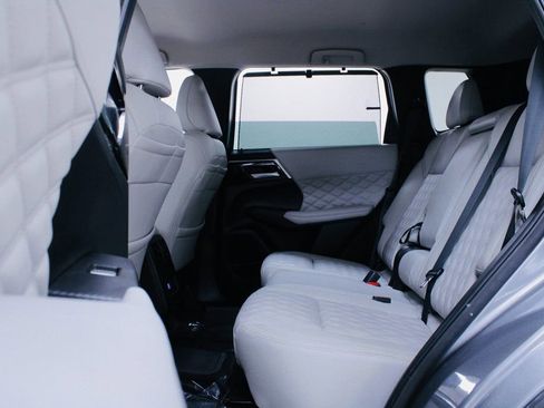 Used 2023 Mitsubishi Outlander SEL image 22