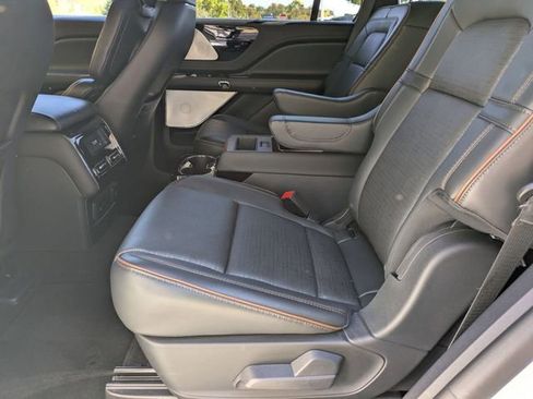 New 2025 Lincoln Aviator Black Label AWD/4WD image 11