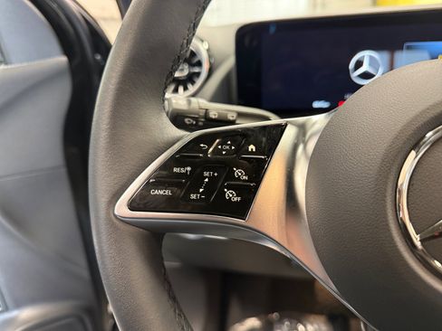 Used 2025 Mercedes-Benz GLA 250 4MATIC image 19