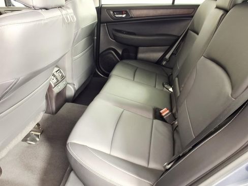 Used 2017 Subaru Outback 3.6R Limited image 10