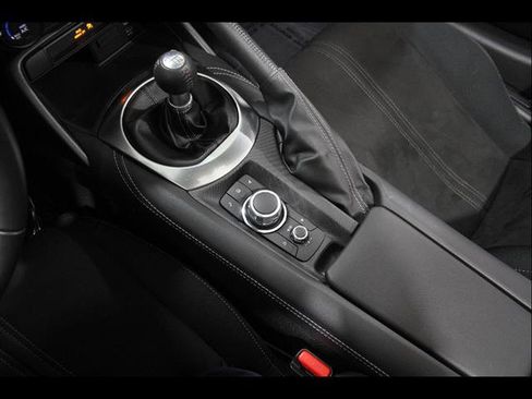 Certified 2024 MAZDA MX-5 Miata Club RWD image 15