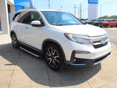 Used 2019 Honda Pilot Touring image 1