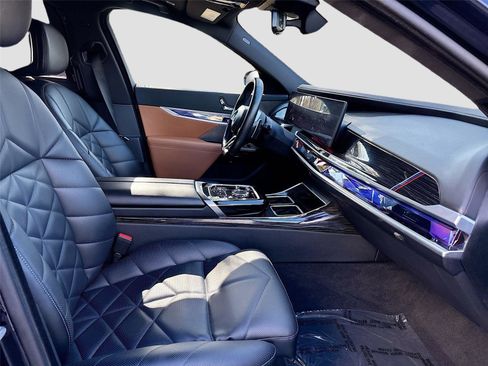 Used 2023 BMW 740i w/ Parking Assistance Package image 30