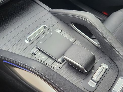 Used 2025 Mercedes-Benz GLS 450 4MATIC image 28