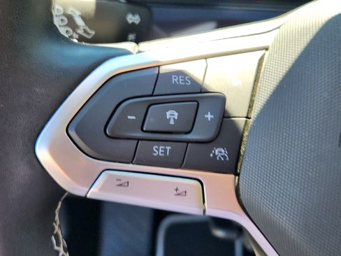 Used 2023 Volkswagen Taos SE w/ Panoramic Sunroof Package AWD/4WD image 23