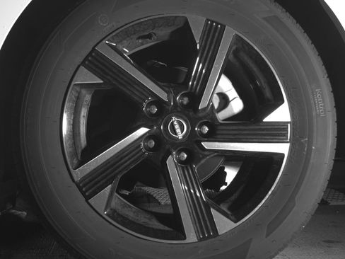 Used 2025 Nissan Sentra SV image 14