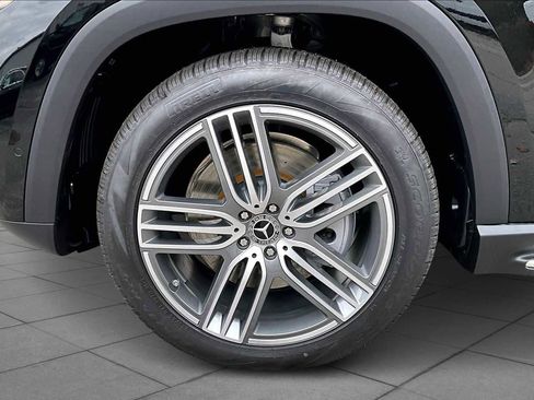 New 2026 Mercedes-Benz GLS 450 4MATIC image 16