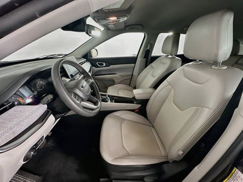 Used 2022 Jeep Compass Latitude AWD/4WD image 13