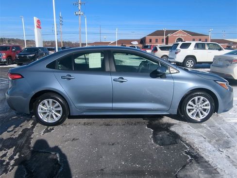 Used 2024 Toyota Corolla LE w/ LE Convenience Package image 9